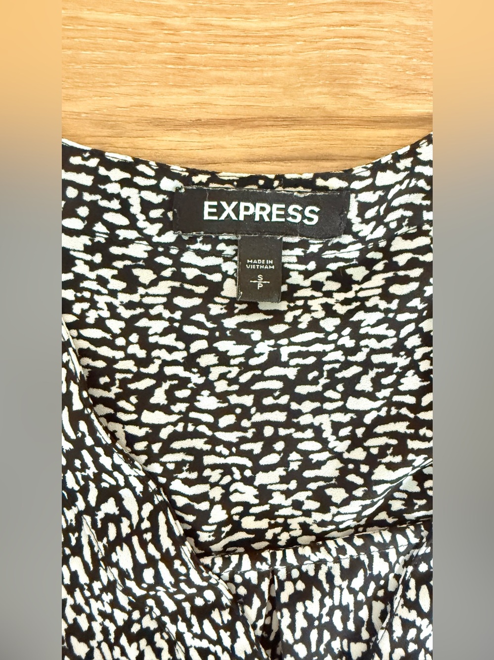 Express Blouse - Picture 2 of 2